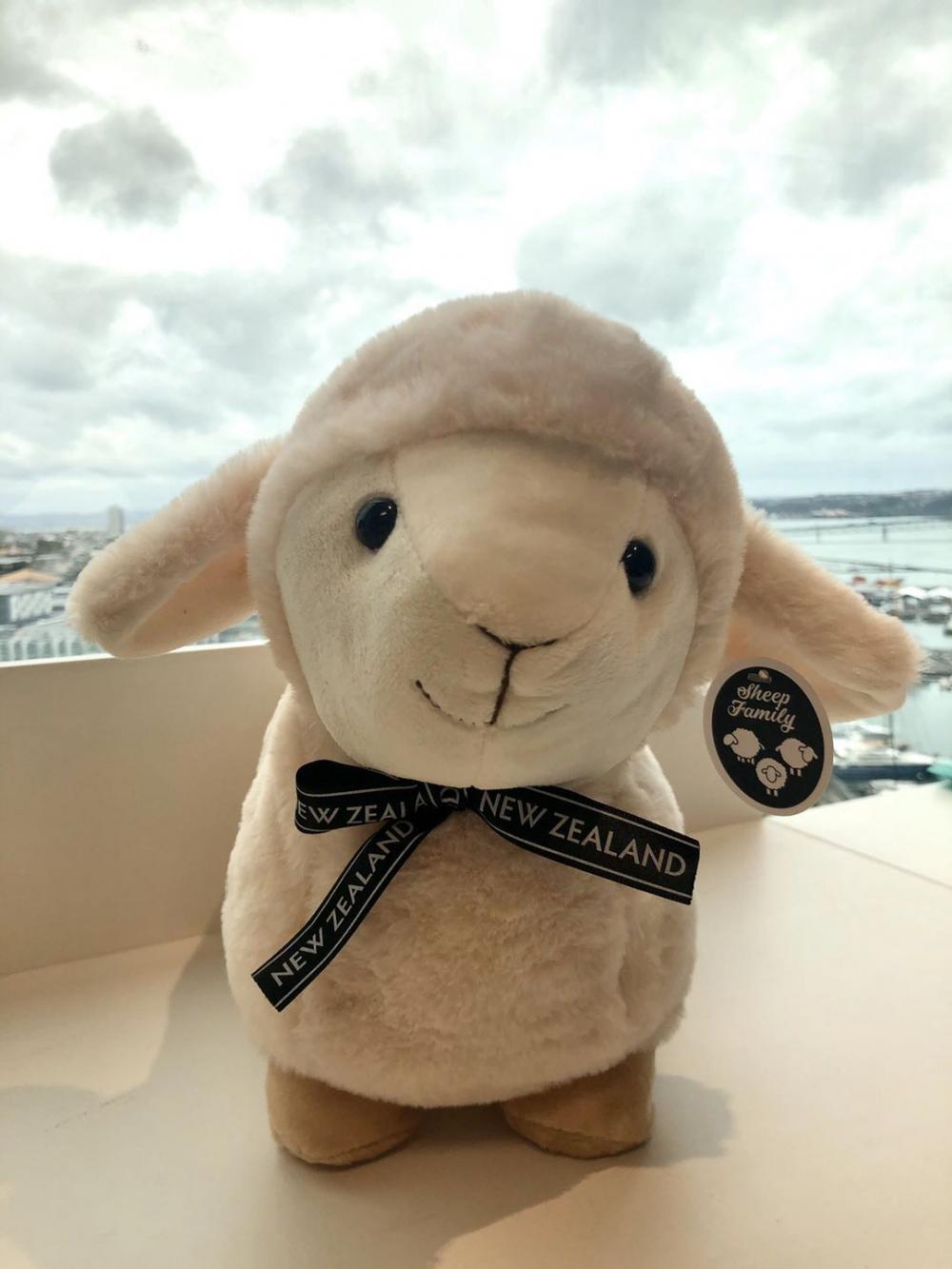 小羊玩偶-黑色丝带 29cm